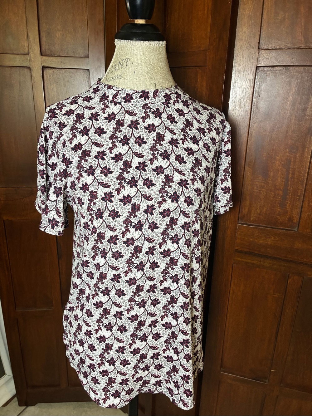 LOFT Burgundy Floral Short Sleeve Crewneck Top